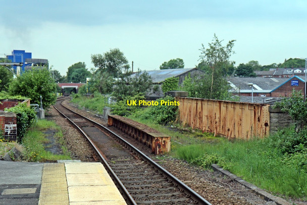 Photo 6"x4" End of platform 2, Ashton-under-Lyne railway station Ashton-Under-Lyne c2014