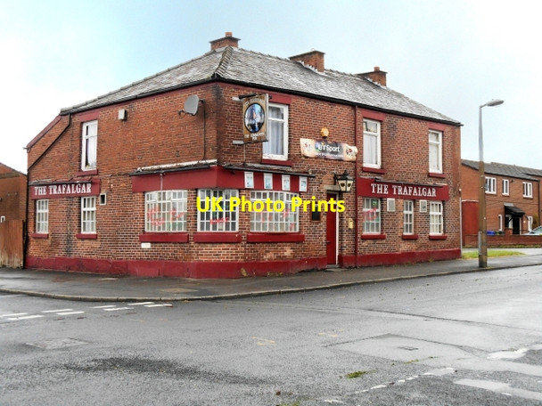 Photo 6"x4" The Trafalgar Ashton-Under-Lyne c2014