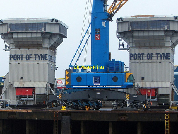 Photo 6"x4" Harbour facilities at Port of Tyne Jarrow c2014