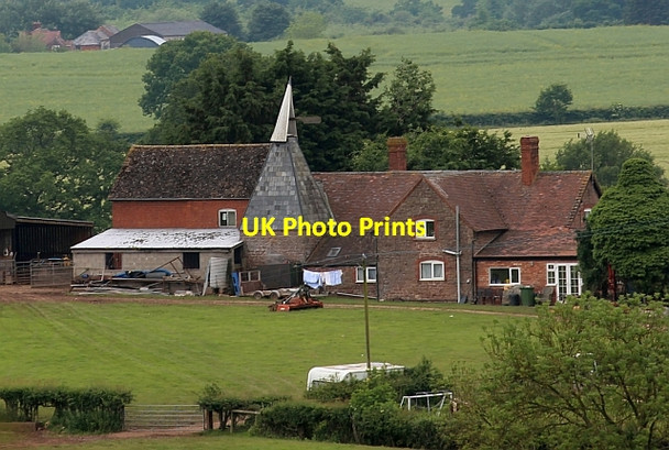 Photo 6"x4" Oast house, Redcastle Farm Birchend c2014