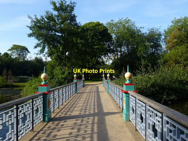Photo 6"x4" Pedestrian bridge, Victoria Park Bethnal Green c2014
