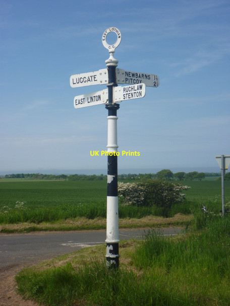 Photo 6"x4" East Lothian Landscape : ELCC Fingerpost at Grangemuir Crossroads East Linton c2014