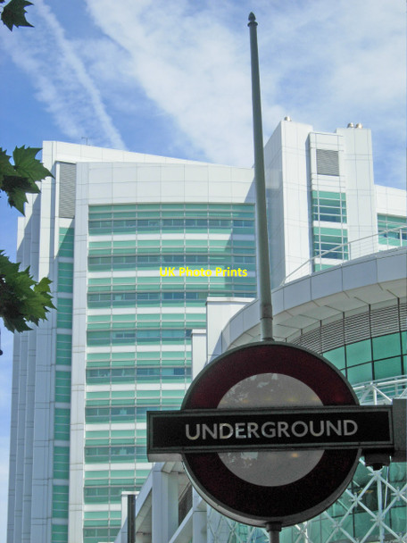 Photo 6"x4" UCH from Warren Street Station London c2014