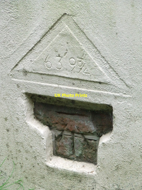 Photo 6"x4" Bench Mark Heveningham c2014