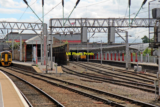 Photo 6"x4" Platforms 10, 11 and 12, Crewe railway station Crewe c2014