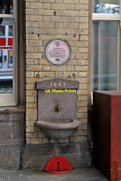 Photo 6"x4" Marble bowl and plaque, Crewe railway station Crewe c2014