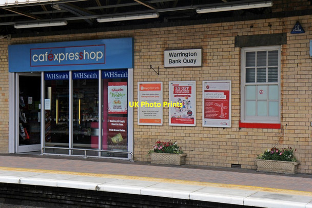 Photo 6"x4" Cafe shop, Warrington Bank Quay railway station Warrington\/SJ6088 c2014