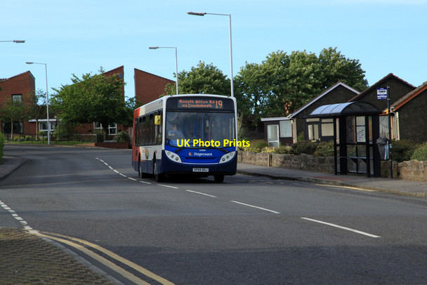 Photo 6"x4" No 19 Bus Lochore Crosshill\/NT1796 c2014