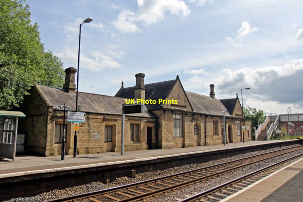 Photo 6"x4" Station building, Ruabon railway station Ruabon\/Rhiwabon c2014