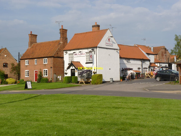 Photo 6"x4" The Olde Red Lion, Wellow Wellow\/SK6766 c2014