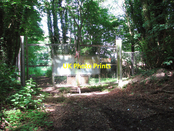 Photo 6"x4" Fenced in storage compound north of The Broadway Frans Green c2014