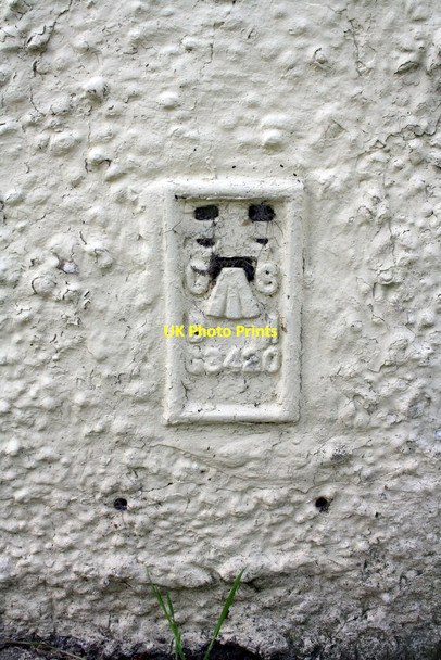 Photo 6"x4" Benchmark on #2 Ash Cottage North Stoke\/SU6186 c2014