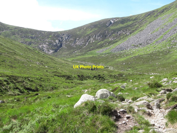 Photo 6"x4" The steep back wall of the Glen Valley Newcastle\/J3732 c2014