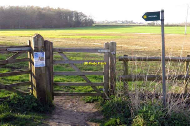 Photo 6"x4" Gate on the footpath Bladon c2014