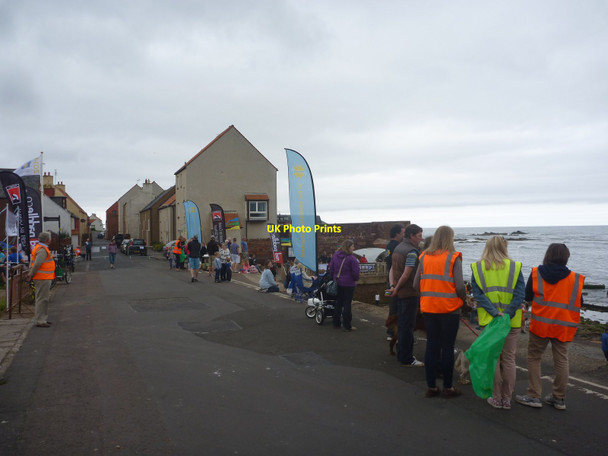 Photo 6"x4" East Lothian Townscape : Hi-Vis On Lamer Street, Dunbar Dunbar c2014