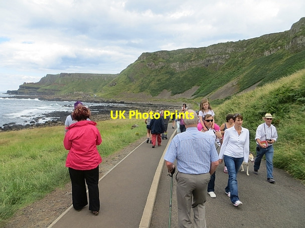 Photo 6"x4" Crowds, Giant's Causeway Portballintrae c2013