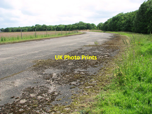 Photo 6"x4" The southern perimeter track at Attlebridge airfield Frans Green c2014