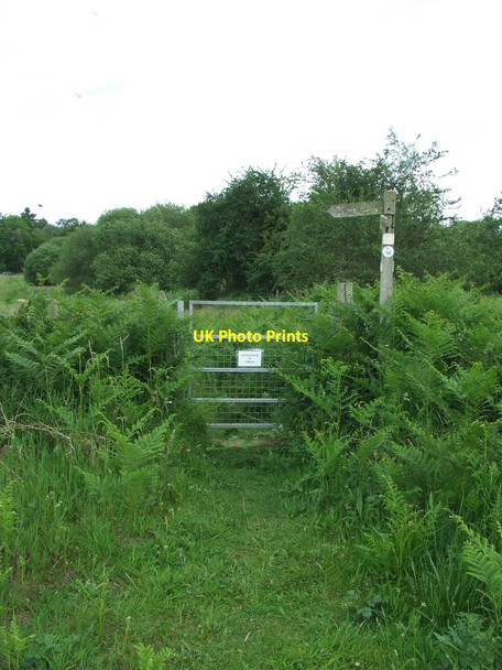 Photo 6"x4" Gate And Sign Gromford c2014