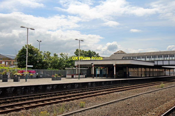 Photo 6"x4" Platform 2, Rhyl railway station Rhyl c2014