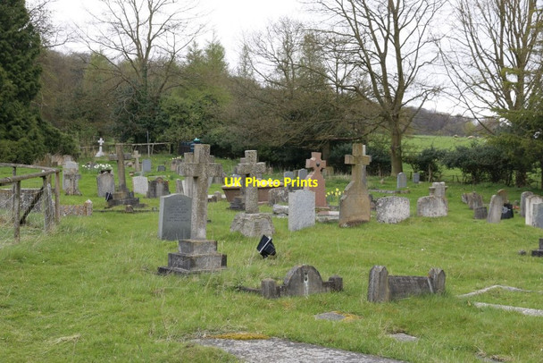 Photo 6"x4" Older Graves High Wycombe c2014