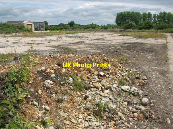 Photo 6"x4" The former Sick quarters site of RAF Shipdham High Common\/TF9905 c2014