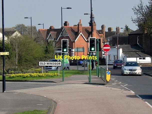 Photo 6"x4" Old Windsor Roundabout, Albert Road Windsor\/SU9676 c2015