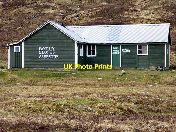 Photo 6"x4" Culra Bothy closed Allt a' Chaoil-r\u00e8idhe c2015