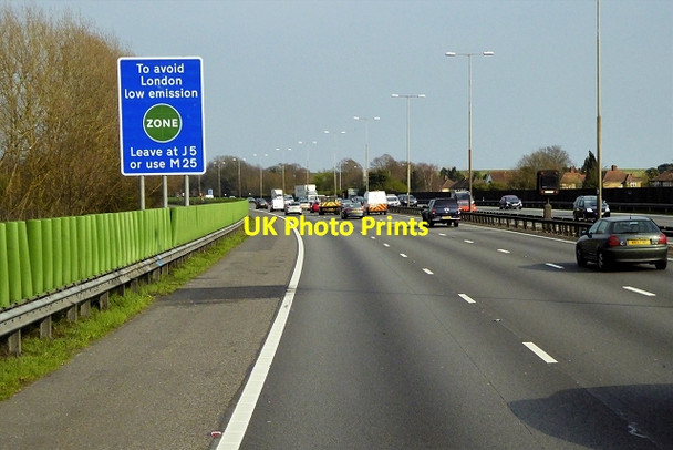 Photo 6"x4" Eastbound M4, London Low Emission Zone Warning Slough\/SU9979 c2015