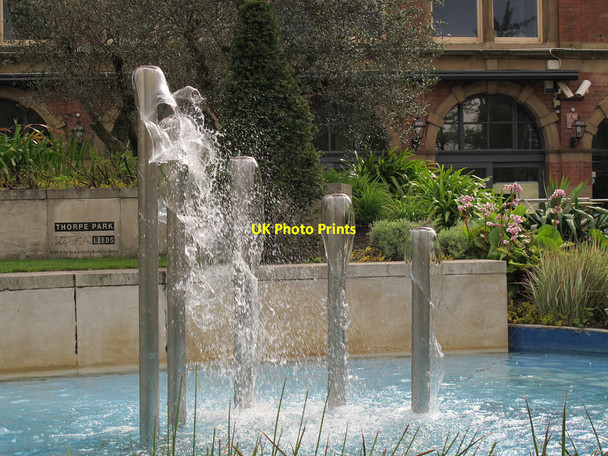 Photo 6"x4" Mandela Garden, Leeds: fountain Leeds\/SE3034 c2015