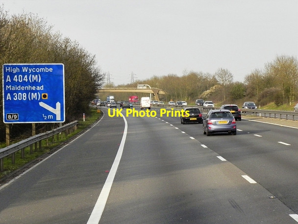 Photo 6"x4" Eastbound M4 approaching Junctions 8\/9 Stud Green\/SU8877 c2015