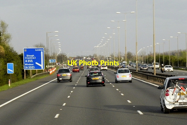 Photo 6"x4" Eastbound M4 approaching Junction 6 Eton c2015