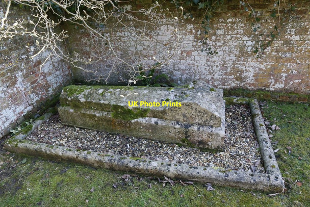 Photo 6"x4" One in the Corner Avington\/SU5332 c2015