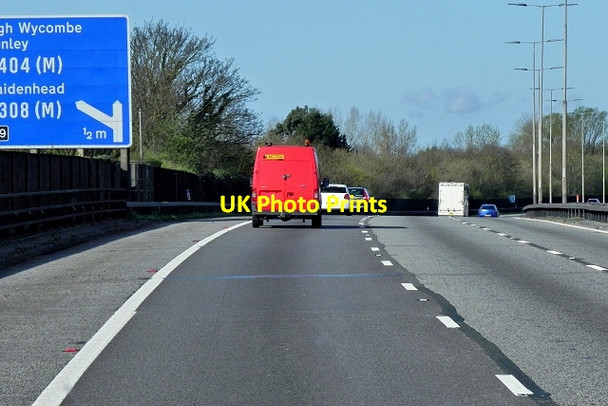 Photo 6"x4" Westbound M4 approaching Junction 8\/9 Bray\/SU9079 c2015
