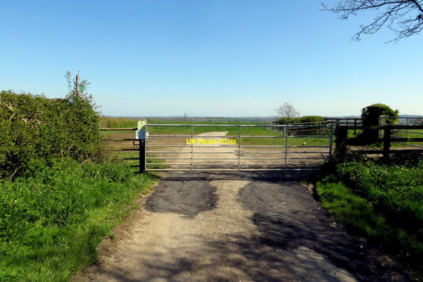 Photo 6"x4" Gate on the Midshires Way East Claydon c2015