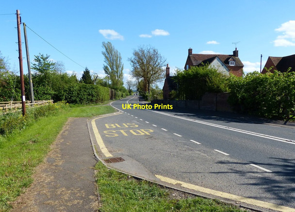 Photo 6"x4" The A426 in Kites Hardwick Kites Hardwick c2015