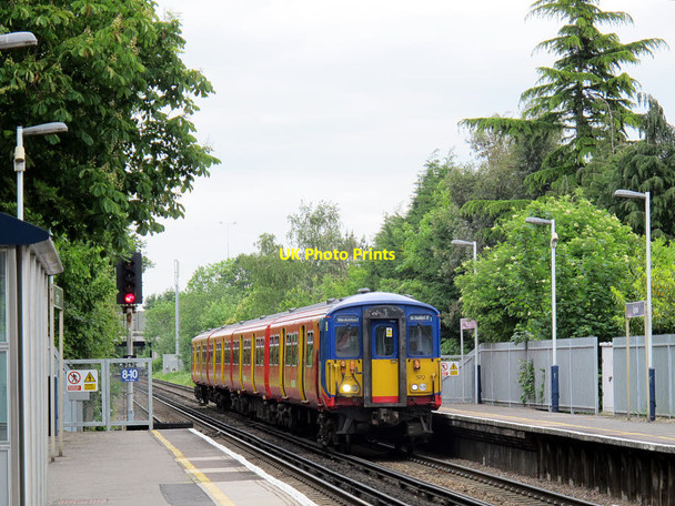 Photo 6"x4" Egham station: north end Egham c2015