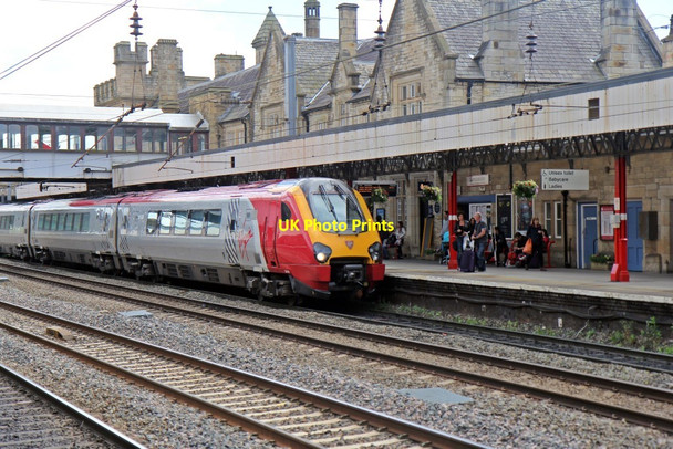 Photo 6"x4" Virgin Class 221, 221108, Lancaster railway station Lancaster c2015