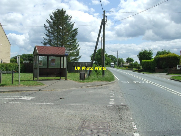 Photo 6"x4" Bus Shelter Newton\/TL9140 c2015