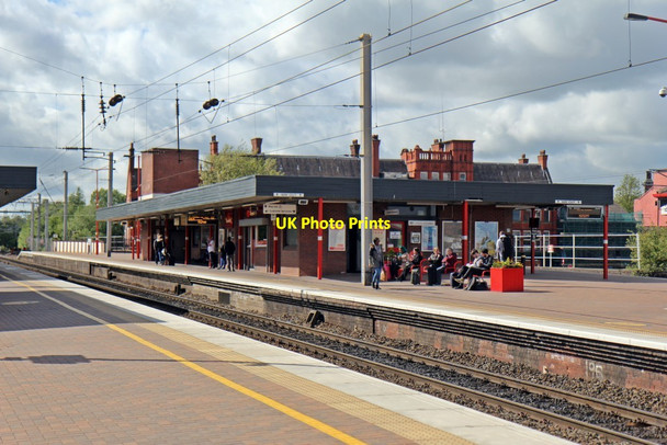 Photo 6"x4" Station buildings, Wigan North Western railway station Wigan c2015