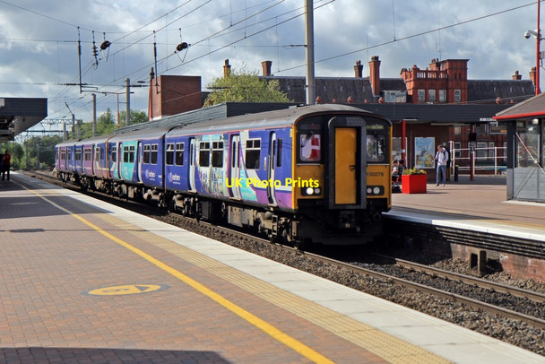 Photo 6"x4" Northern Rail Class 150, 150276, Wigan North Western railway station Wigan c2015