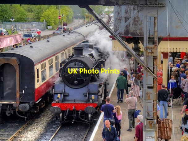 Photo 6"x4" Passing Trains at Ramsbottom Ramsbottom c2015