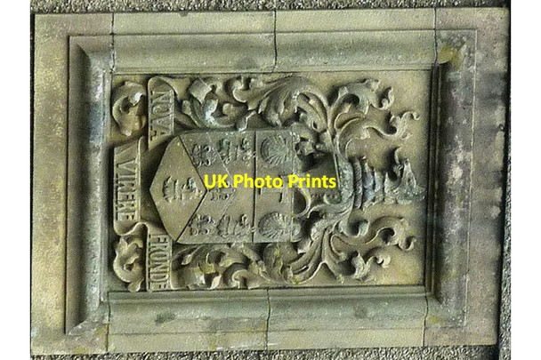 Photo 6"x4" Coat of arms, Winder House, Sedbergh School Sedbergh c2015