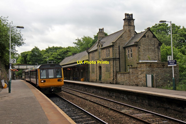 Photo 6"x4" Northern Rail Class 142, 142034, New Mills Central railway station New Mills\/SJ9985 c2015