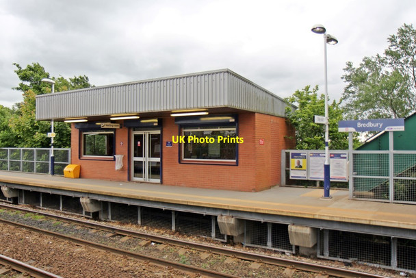 Photo 6"x4" Waiting room, Bredbury railway station Romiley c2015