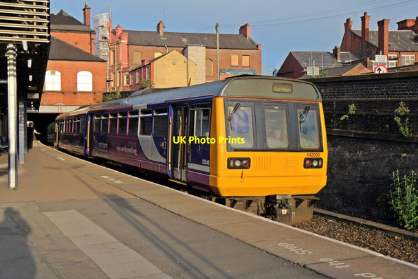 Photo 6"x4" Northern Rail Class 142, 142005, Wigan Wallgate railway station Wigan c2015