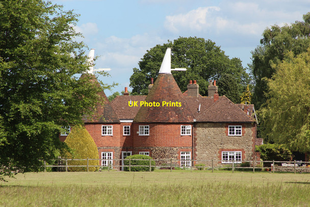 Photo 6"x4" Mid Comp Farm Oast, Comp Lane, Platt Comp c2015