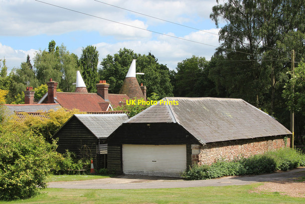 Photo 6"x4" Lambards Oast, Comp Lane, Platt Comp c2015