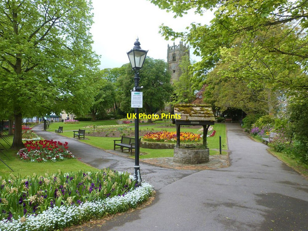 Photo 6"x4" Colourful Friary Gardens, Richmond, Nth. Yorkshire Richmond\/NZ1701 c2015