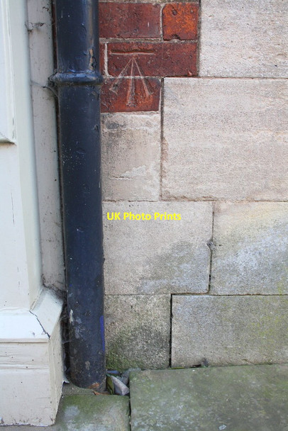 Photo 6"x4" Benchmark on #6 Market Street Oakham\/SK8509 c2016