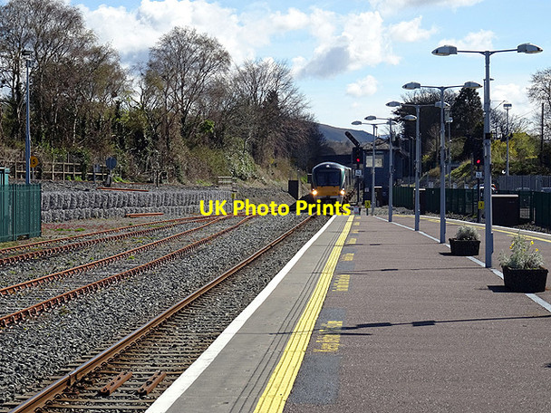 Photo 6"x4" A train running from Tralee to Mallow reverses into Killarney Station Killarney c2016